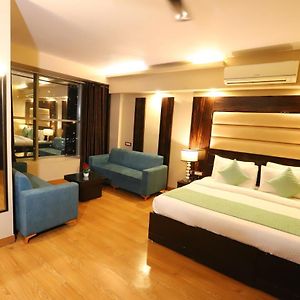 Hotel Palm Grand Naraina New Delhi - Couple Friendly Local Ids Accepted